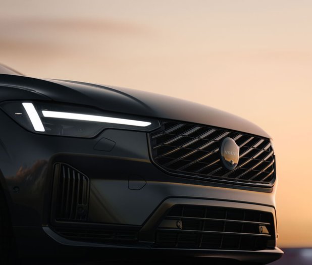 Black_edition_The_New_Volvo_XC60_34Front