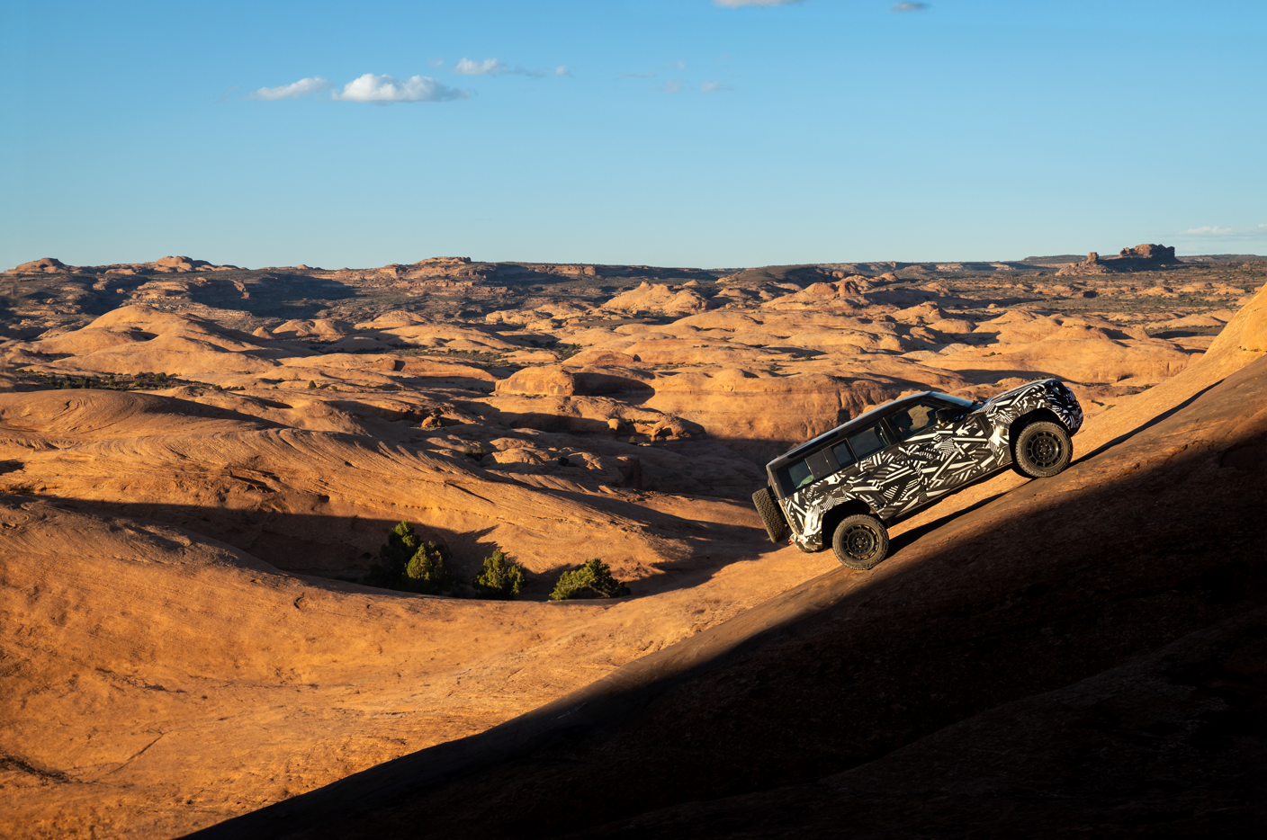 Defender OCTA: Global Debut of the All-Terrain Hero